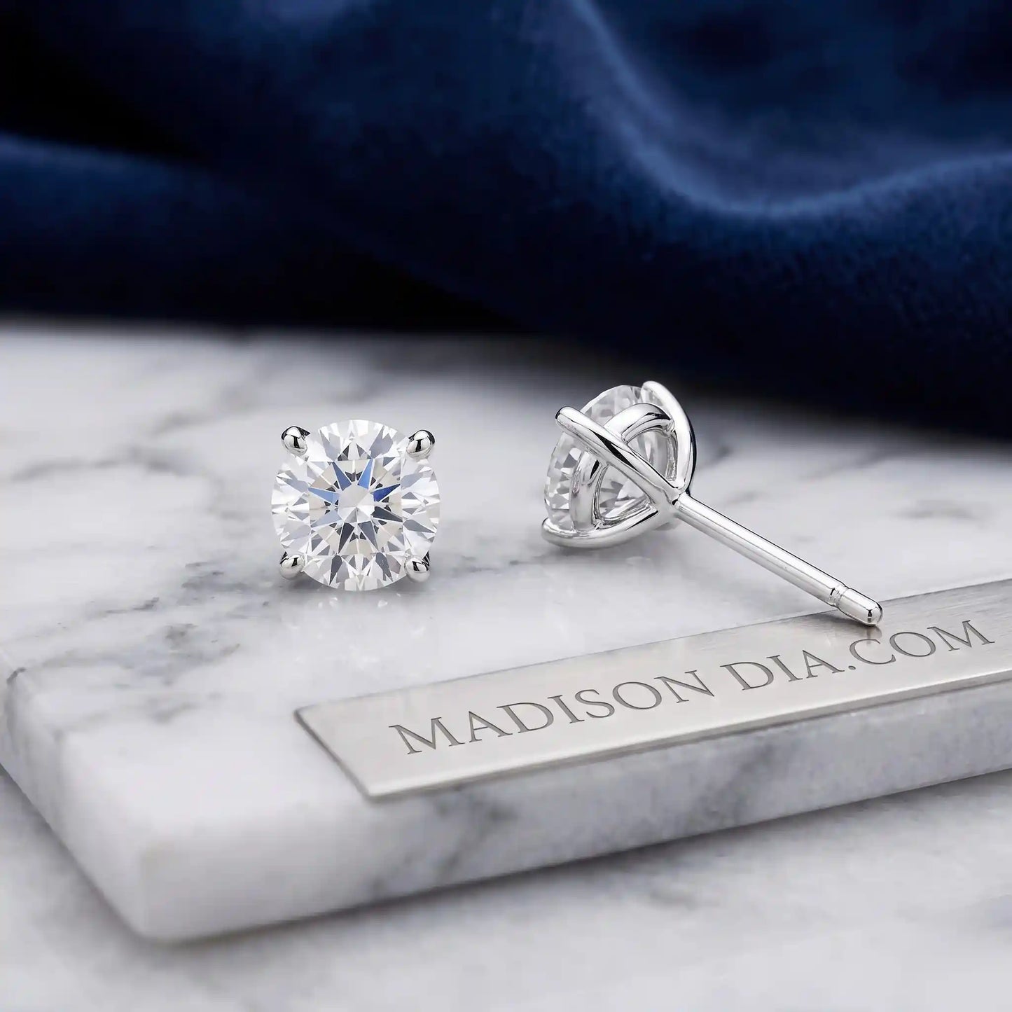 【期間限定】毎邊0.5ct (共1ct) DEF VS-VVS 9K 單鑽培育鑽石耳環