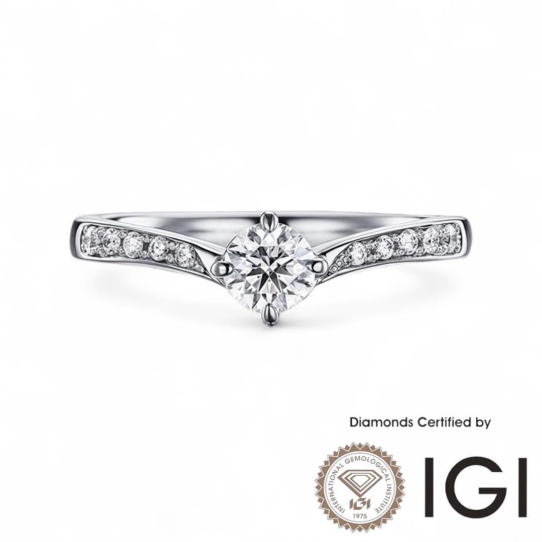 ASH028 Sidestone 18K Ring D, VVS1, VVS2, 3EX IGI Certified