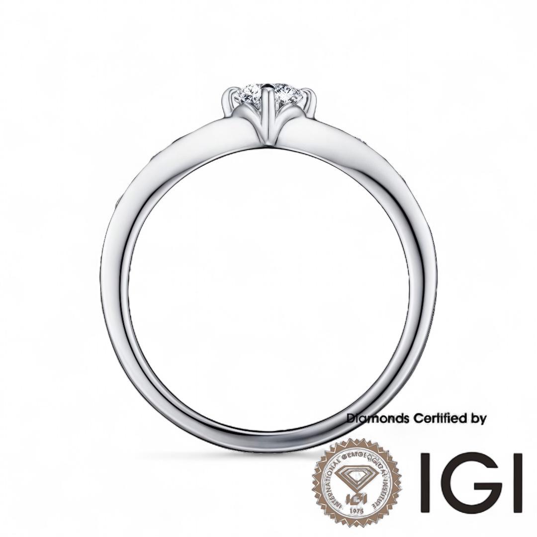 ASH028 Sidestone 18K Ring D, VVS1, VVS2, 3EX IGI Certified