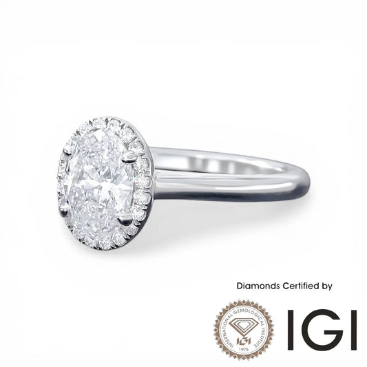 ASH105 แหวนเพชรแล็บทรงไข่ (Oval Cut) ดีไซน์ล้อมเพชร (Halo) D VVS1 VVS2 2EX พร้อมใบเซอร์ IGI
