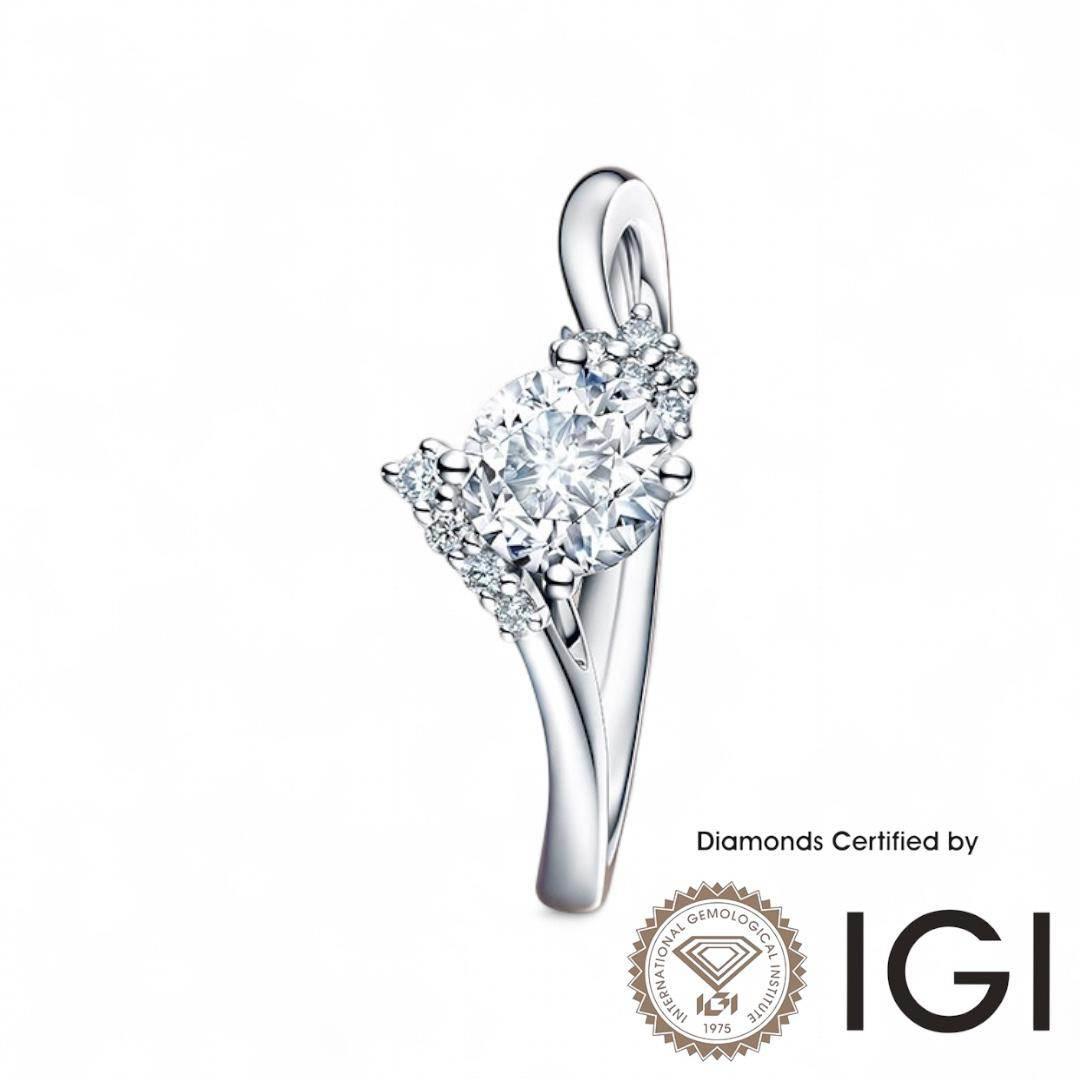 ASH030 Sidestone Lab Grown Diamond Ring D VVS1 VVS2 3EX IGI Certified - Madison Avenue Diamond