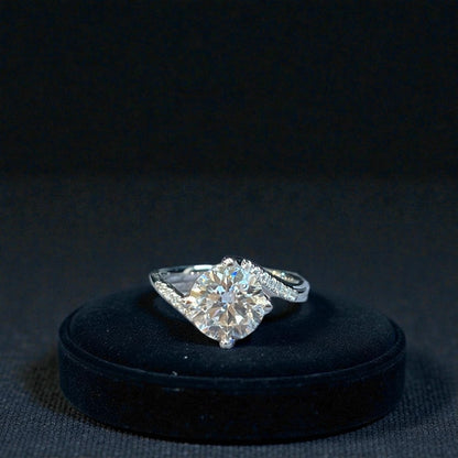 MadisonDia Signature  Sidestone Lab Grown Diamond Ring 18K D VVS1 VVS2 3EX IGI Certified