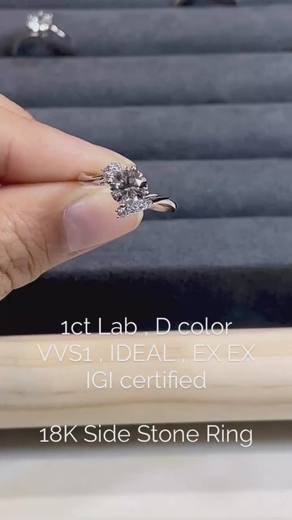 ASH030 Sidestone Lab Grown Diamond Ring 18K D VVS1 VVS2 3EX IGI Certified